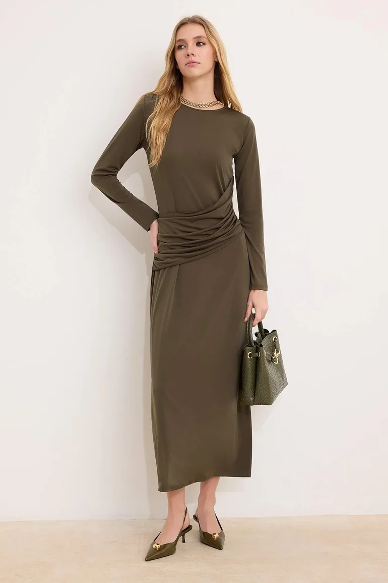 knee length dress hijab Amazon.com: IDOPIP Two Pieces Jilbab Modest Dress for Muslim Women Long  Khimar and Maxi Skirt with Hijab Burkas Loose Full Length Cover Robe Dubai  Islamic Abaya Dress Outfit for Prayer Clothes Army