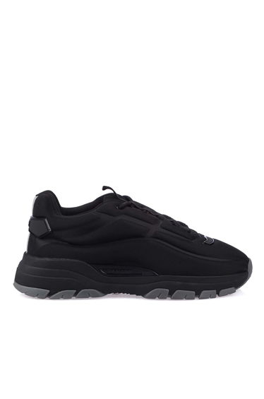Men's Lavair Exo Trainers in Black