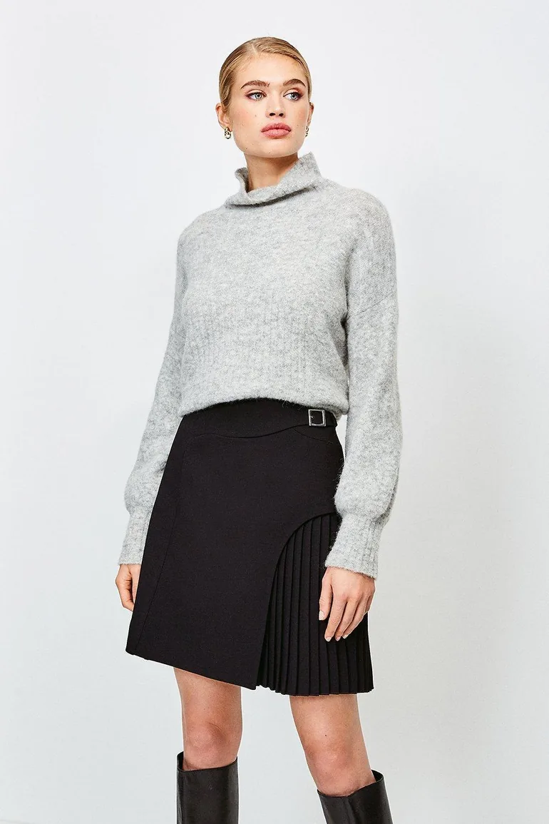 Buckle Detail Pleated Mini Skirt