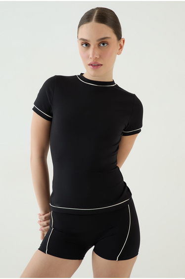 DSGN Studio Piping Detail Fitted Top - black