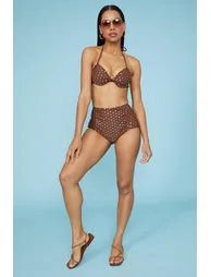 توب بكيني بطبعة منقطة لامعة