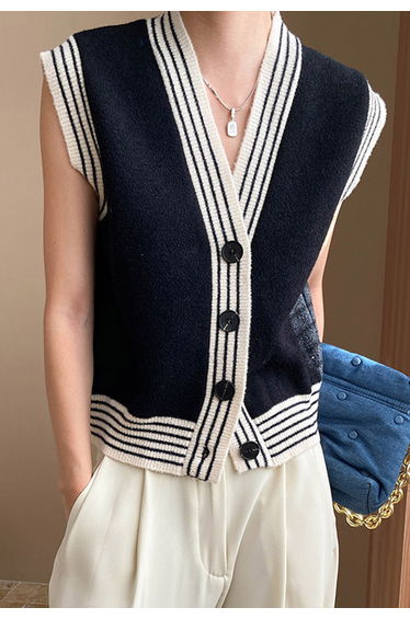 Contrast Striped Edge V-Neck Buttoned Knit Vest in Black