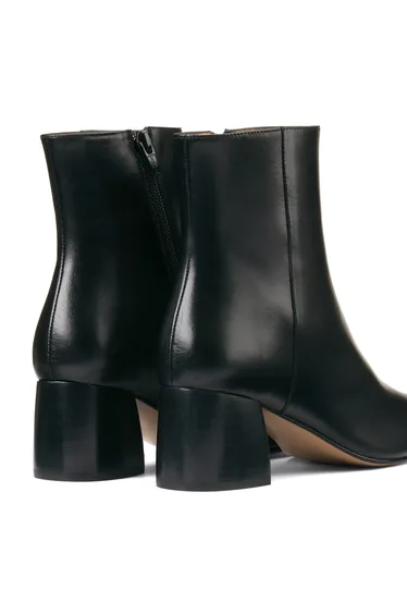 بوت كعب جلد بطول الكاحل