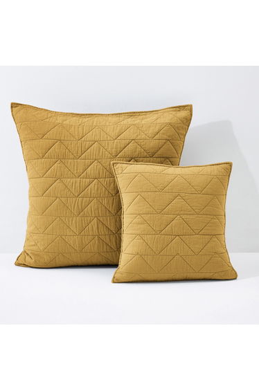 ZIG ZAG SCENARIO Quilted Cushion Cover & Pillowcase