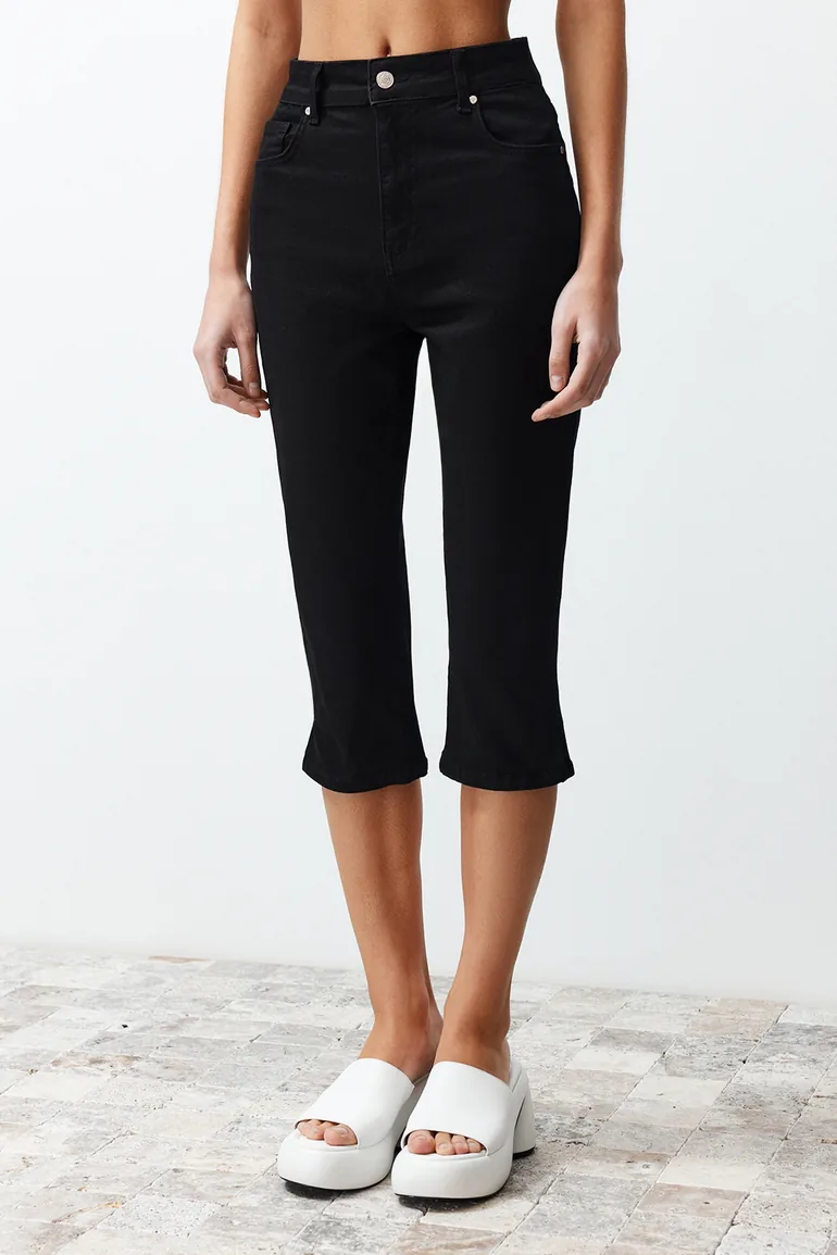 Black High Waist Slim Fit Capri Jean - 4