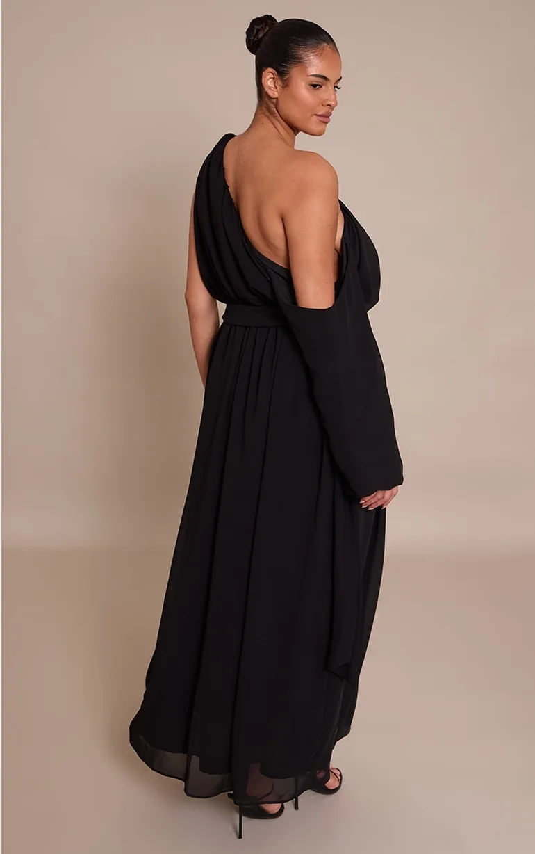 Plus Black Chiffon Drape Long Sleeve Maxi Dress Prettylittlething Black :  Dresses : VogaCloset Oman