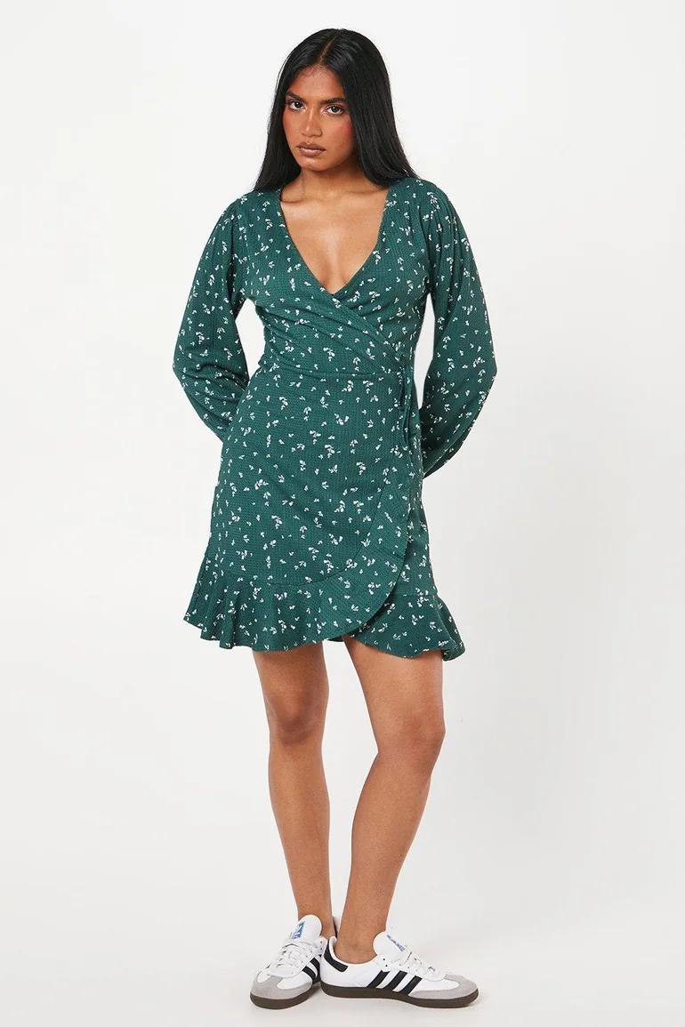 what color tights to wear with green dress Petite Green Ditsy-Print Midi Dress – Ro&Zo main image 0