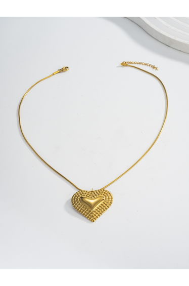Women Metal Heart-Shaped Pendant Necklace