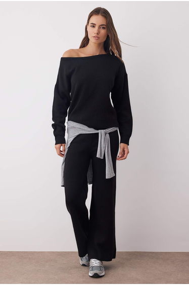 Black Boat Neck Sweater-Pants Knitwear Bottom-Top Set product thumbnail 2