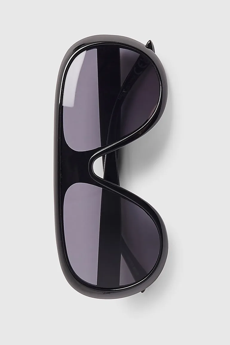 Black Oversized Sunglasses - 3