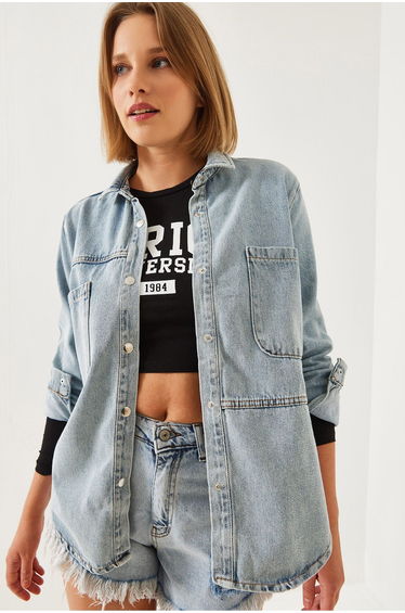 Women's Two Large Pockets Denim Shirt product thumbnail 2