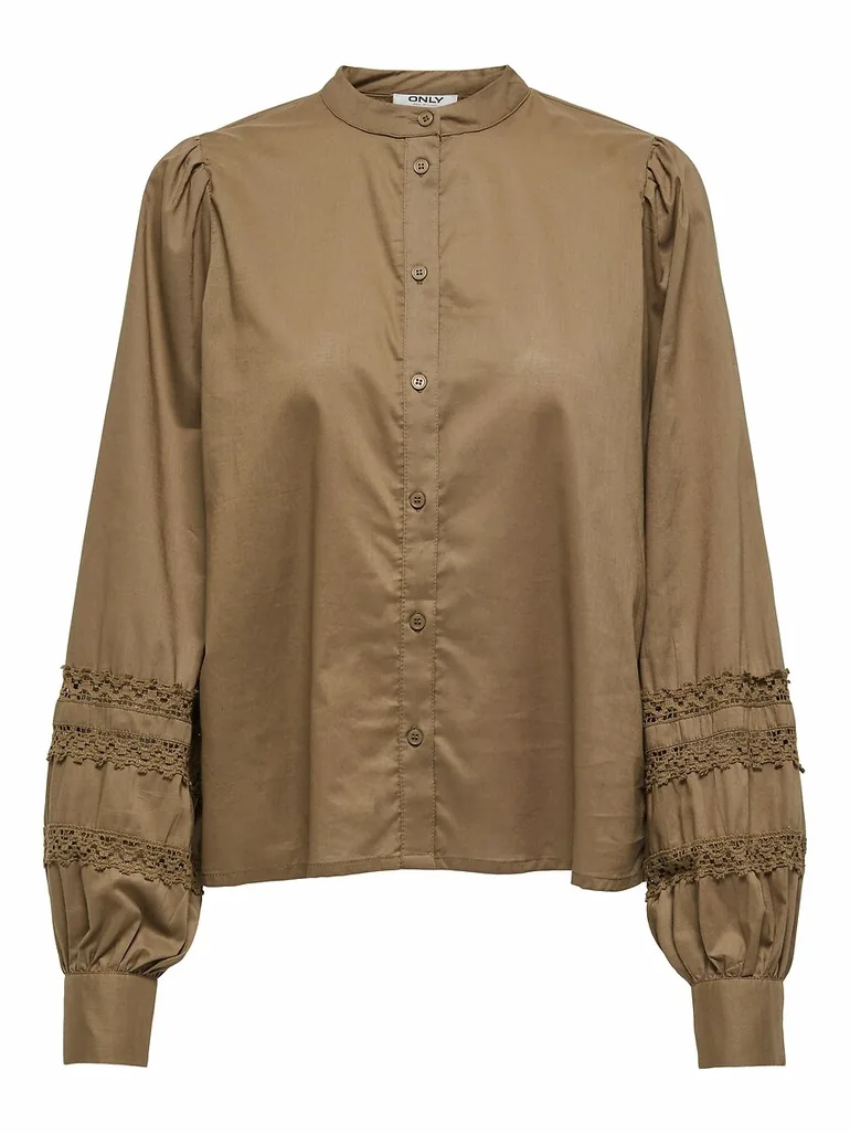 Embroidered Mandarin Collar Blouse in A Loose Fit