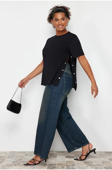 Black Button Detailed Knitted T-shirt