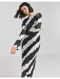 Mono Mesh Scoop Back Maxi Dress - 2