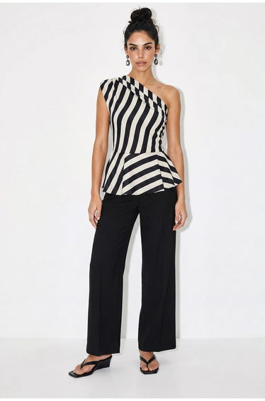 LUCCI Striped Satin Sleeveless Blouse With Asymmetrical Collar