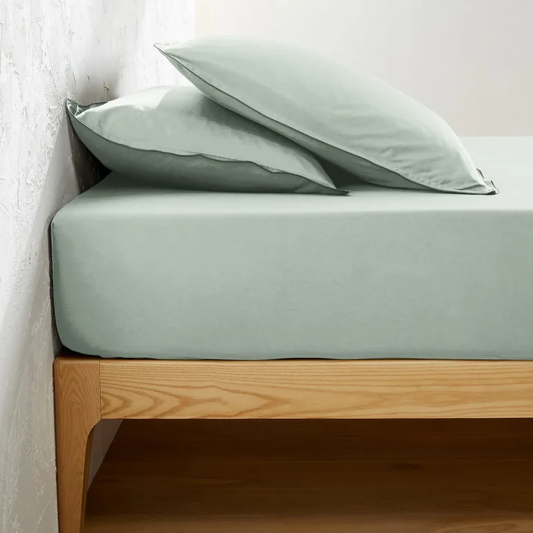 شرشف سرير بحواف مطاطية قطن مغسول سادة