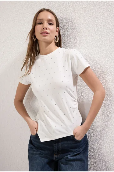 White Stone Asymmetric Fitted/Fits Body Knitted T-shirt
