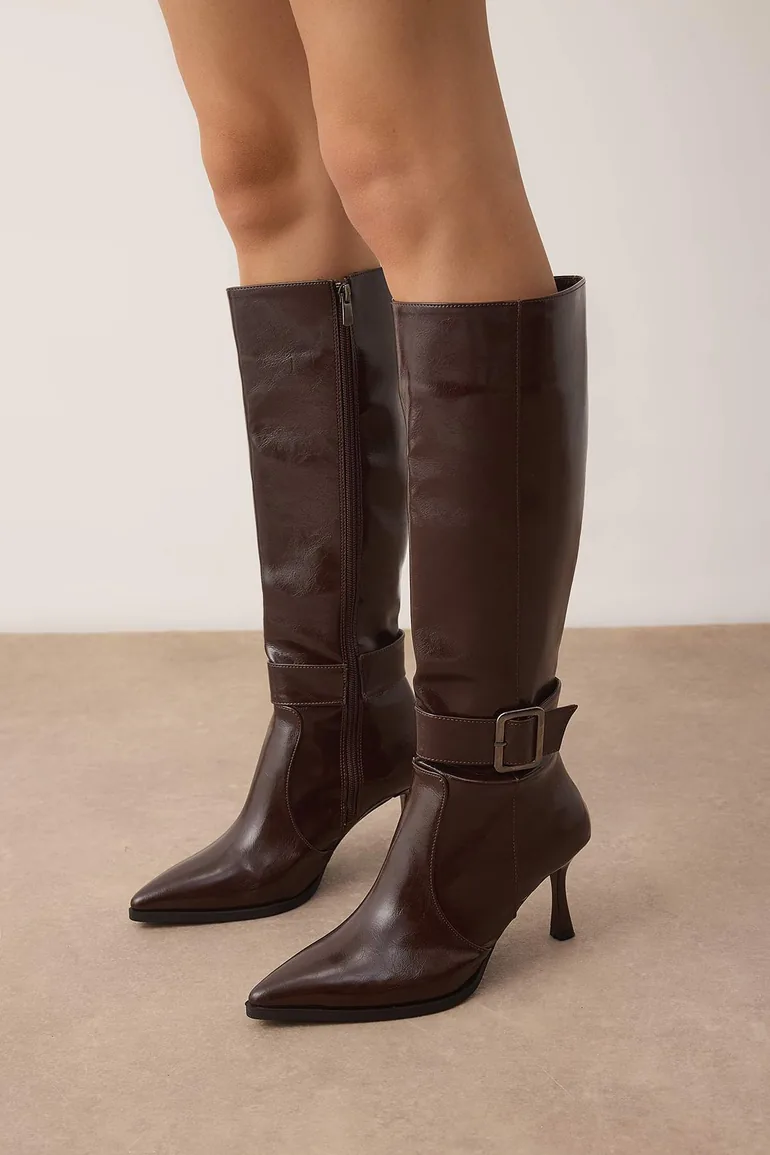 Dark brown patent leather belt detailed women's 8.5 cm thin heeled boot - 2