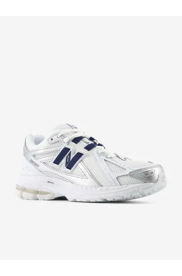 حذاء رياضي (تراينرز) نيو بالانس باللون الأبيض