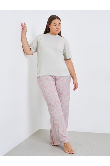 Plus Size Pocket Trim T-Shirt and Bow Print Pyjama Set