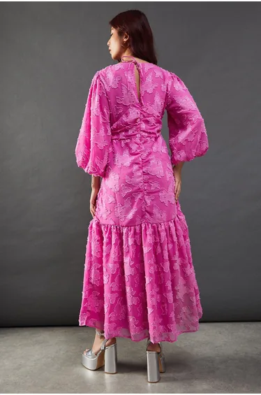 فستان شيفون شبه شفاف مزموم بكشكش بيبلوم بصدر مفصل بياقة عميقة