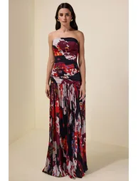 فستان ميدي بكسرات بأكتاف مكشوفة بطبعة أزهار