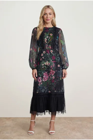 فستان ماكسي شيفون بياقة عالية بطبعة