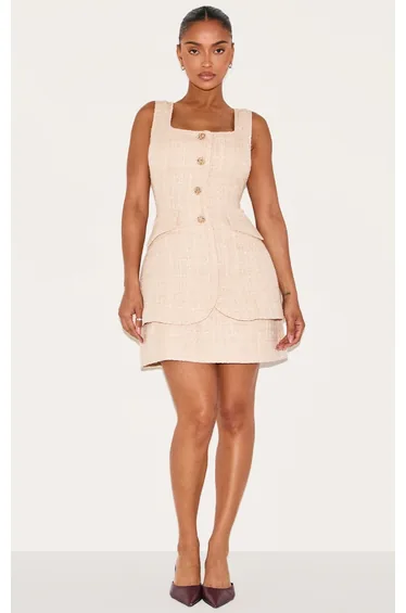 فستان قصير بوكلية مربع بياقة بطبقات بأزرار لون بيج - للمقاسات الممتلئة