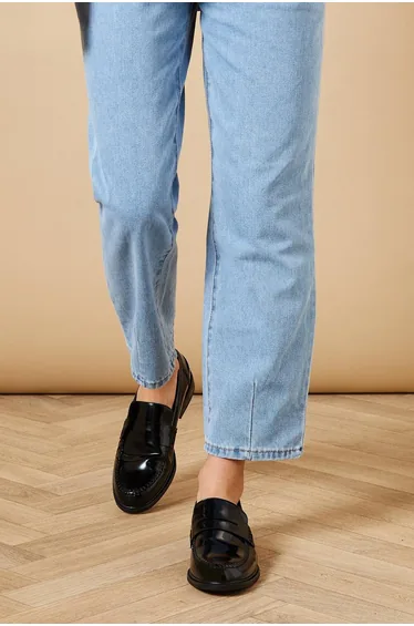 حذاء لوفر اويسيس باللون الأسود