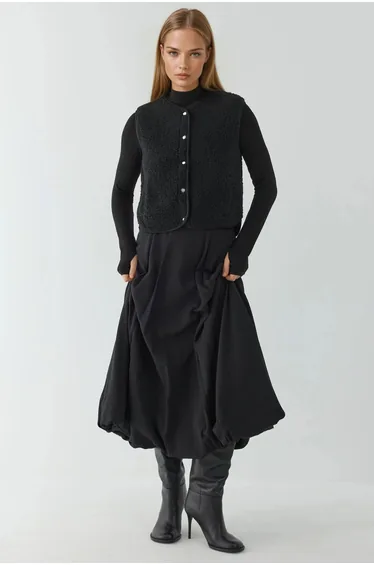 Textured Crew Neck Sleeveless Waistcoat