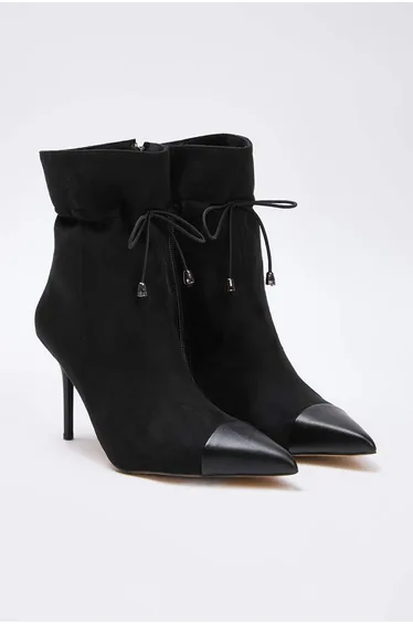 بوت ترينديول باللون الأسود