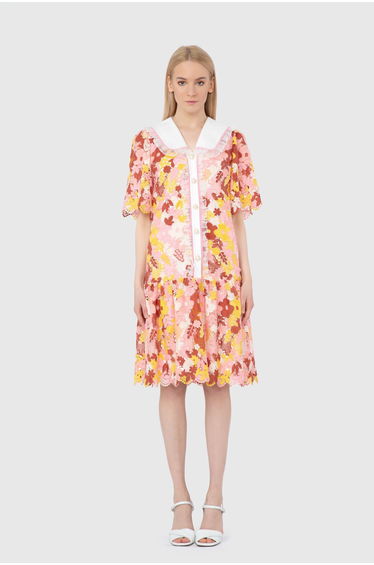 Contrast Collar And Pearl Button Detailed Lace Pleated Pink Dress