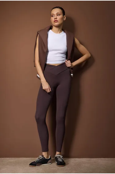 Dark brown soft brushed fabric double breasted waist detailed full length knitted sports leggings