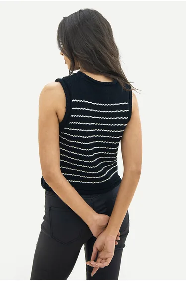 سويتر محبوك مخطط لون أسود