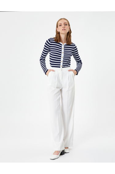Crew Neck Ribbed Gold Buttoned Knitwear Cardigan