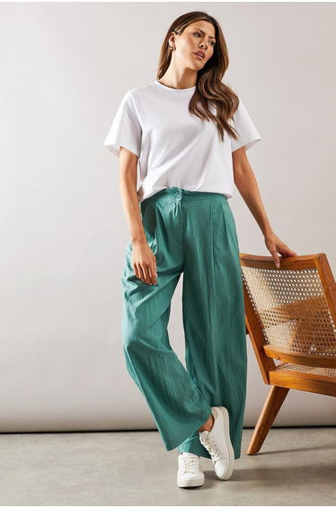 Wide Leg Pleat Detail Trouser