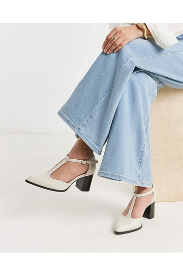 Toe Part T Bar Heels Wide Fit