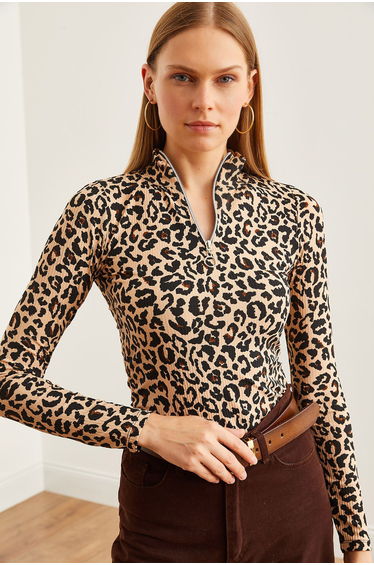 Women's Leopard Beige Zipper Turtleneck Lycra Blouse