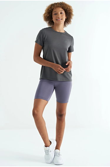 TOMMY Women's relaxed crew neck T-shirt with side slits