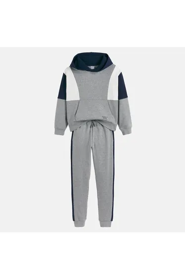 Fleece Hoodie/Joggers Outfit