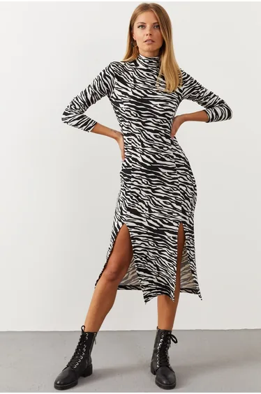 فستان ميدي بقصة مستقيمة بأكمام طويلة