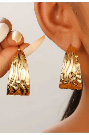 Wave Texture C-Shaped Hoop Earrings in Gold