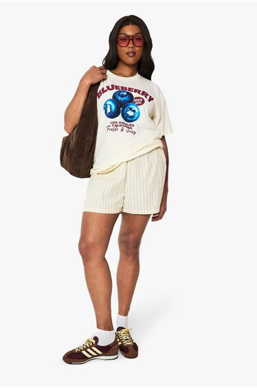 Plus Blueberry Oversized Printed T-Shirt - ecru