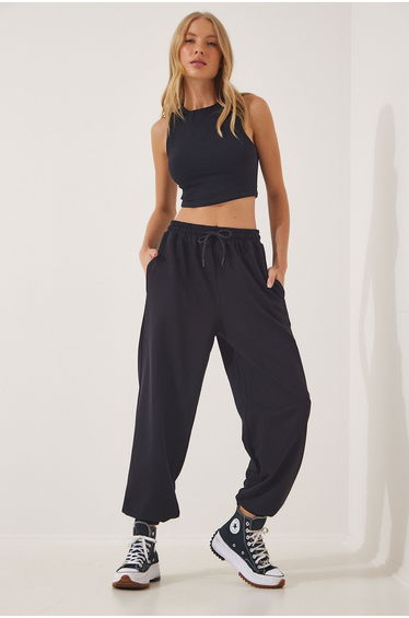 Sweatpants - Black - Joggers