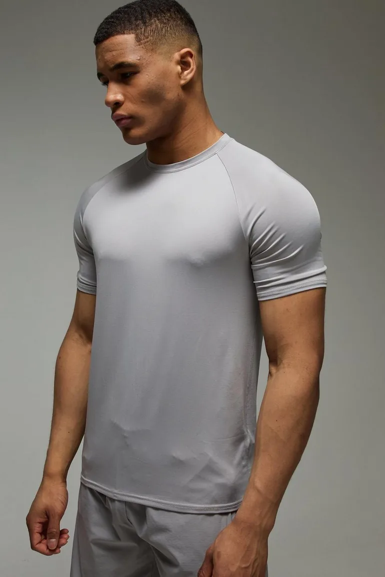 Man Active Lightweight Essentials Gym Regular Fit Raglan T-shirt - 1