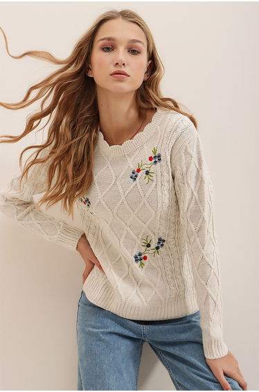 Women's Beige Crew Neck Embroidered Winter Knitwear Sweater