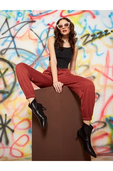 بنطلون رياضي بخصر برباط شد بحواف ضيقة