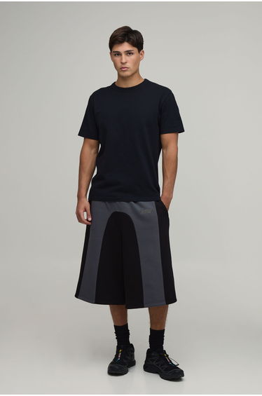 Contrast Panelled Embroidered Jersey Bermuda Jort - black