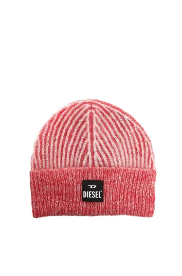 قبعة ديزل باللون الأبيض