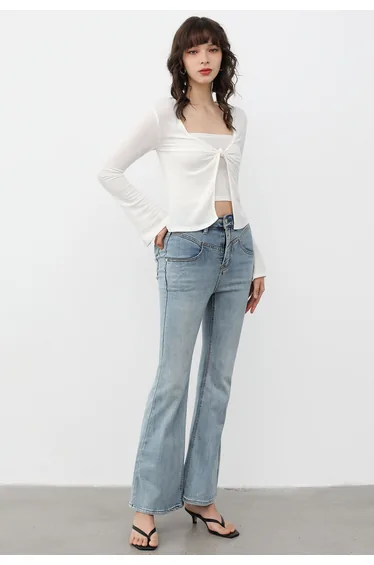 سترة أبيض محبوك بأكمام طويلة